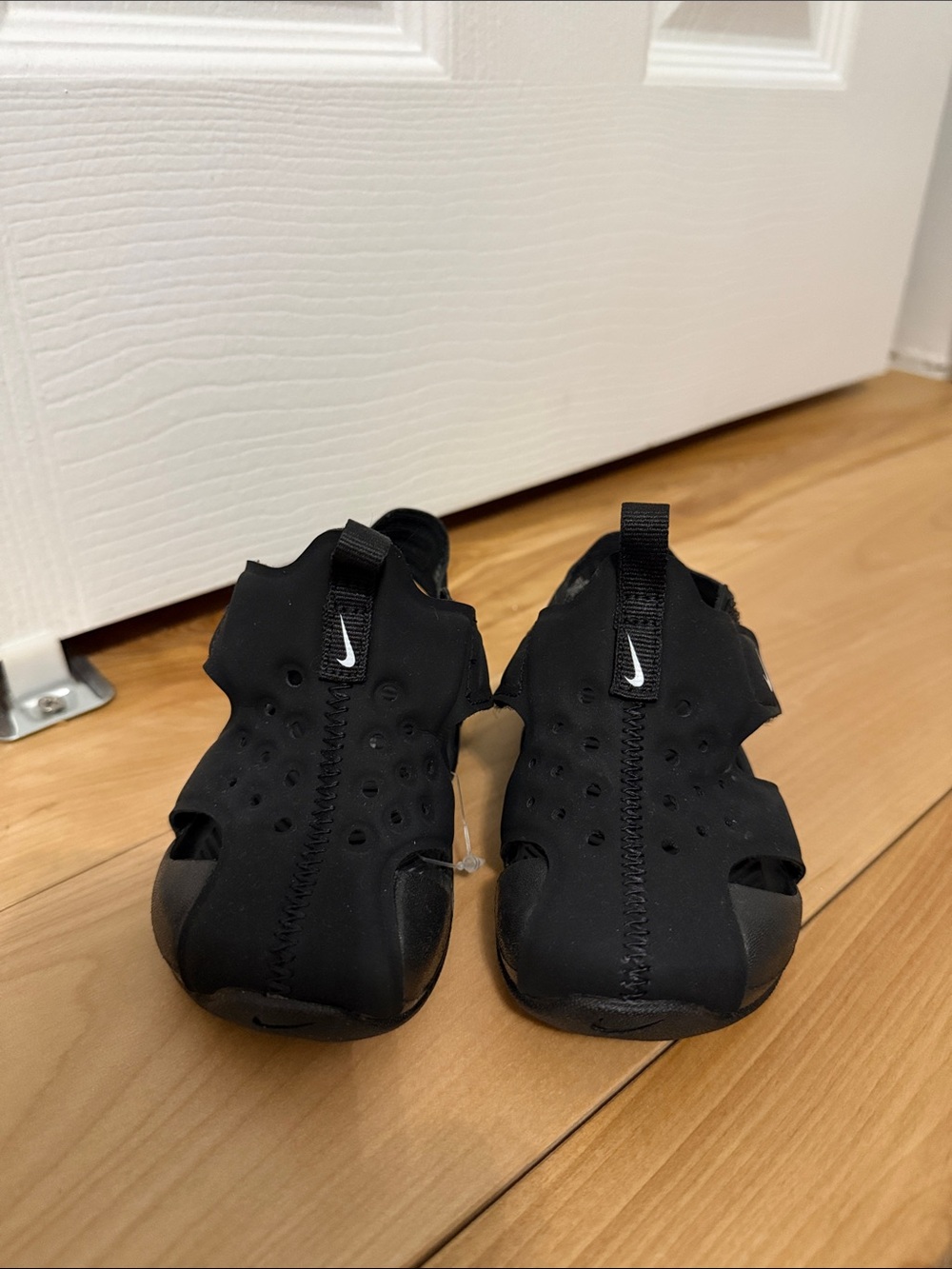 Nike Kids Black Slip-On Waterproof Velcro Shoes size 7C NEW
